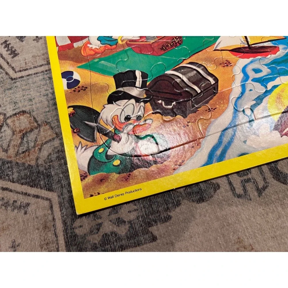 Vintage Jaymar Disney Interlocking Picture Puzzle Donald Duck & Family Beach Day